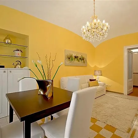 Friendly Merulana House דירה